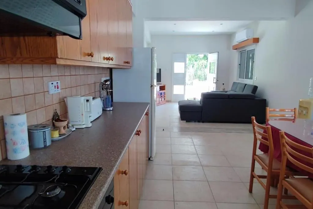 Bungalow House Kiti, Seaside Cyprus